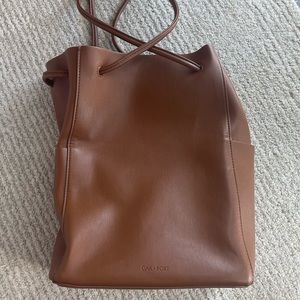 Oak + Fort Bucket Style Bag